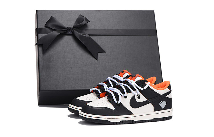 

Женские туфли Nike Dunk Low Skate