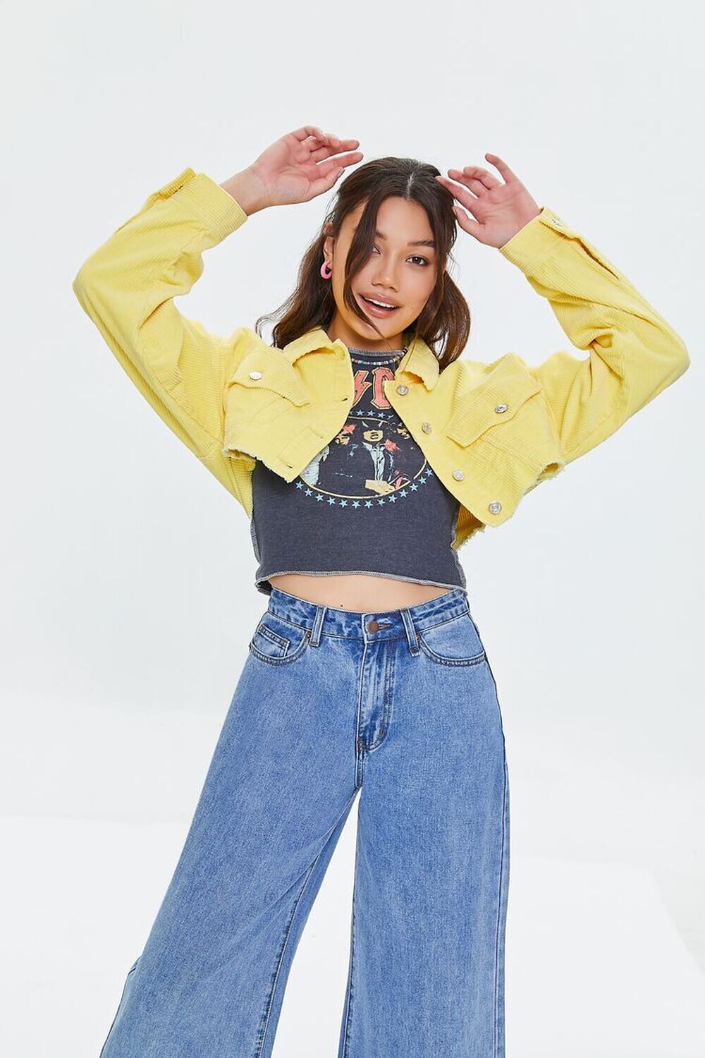 

Укороченная вельветовая куртка с потертостями Forever 21