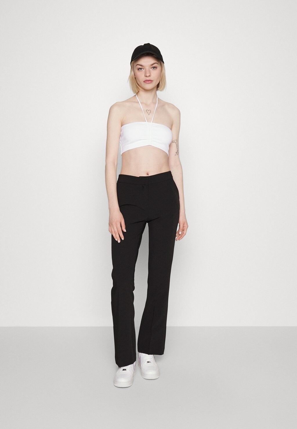 

Топ Gina Tricot, черно-белый
