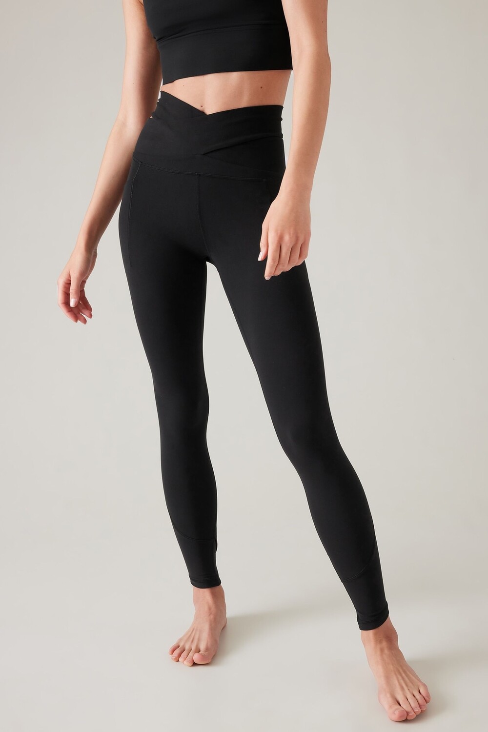 

Леггинсы Salutation кроя-конверта Athleta, черный