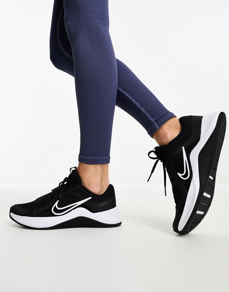 

Черные кроссовки Nike MC 2