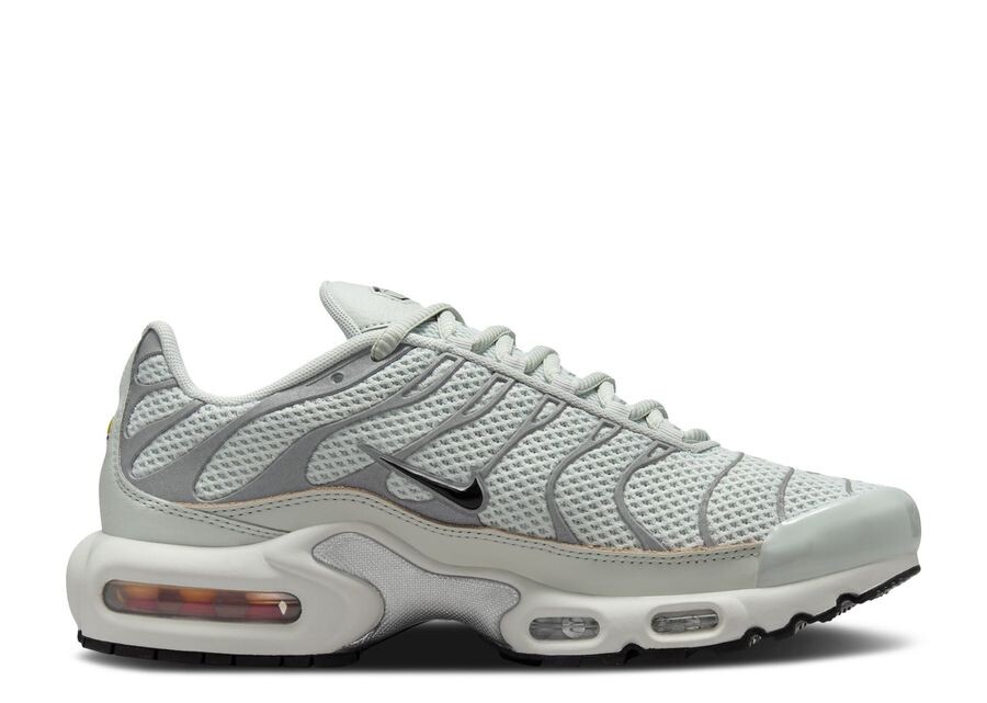 

Кроссовки Nike Wmns Air Max Plus 'Light Silver', серый