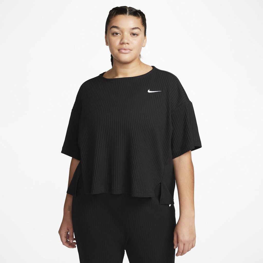 

Базовая футболка Nike, черно-белый