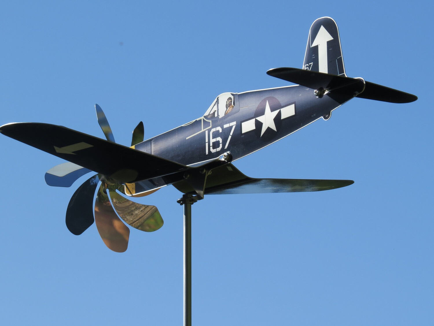 

43 см ветряная мельница Corsair F4U для садового украшения самолета, нержавеющая сталь, шарикоподшипник, пропеллер, вкл. шест, легендарная боевая птица, пилот