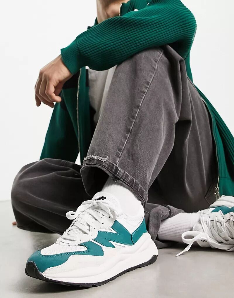 

Бело-зеленые кроссовки New Balance 5740