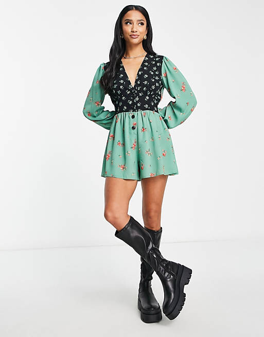 

Комбинезон из крепа с глубоким вырезом и объемными рукавами ASOS DESIGN Petite