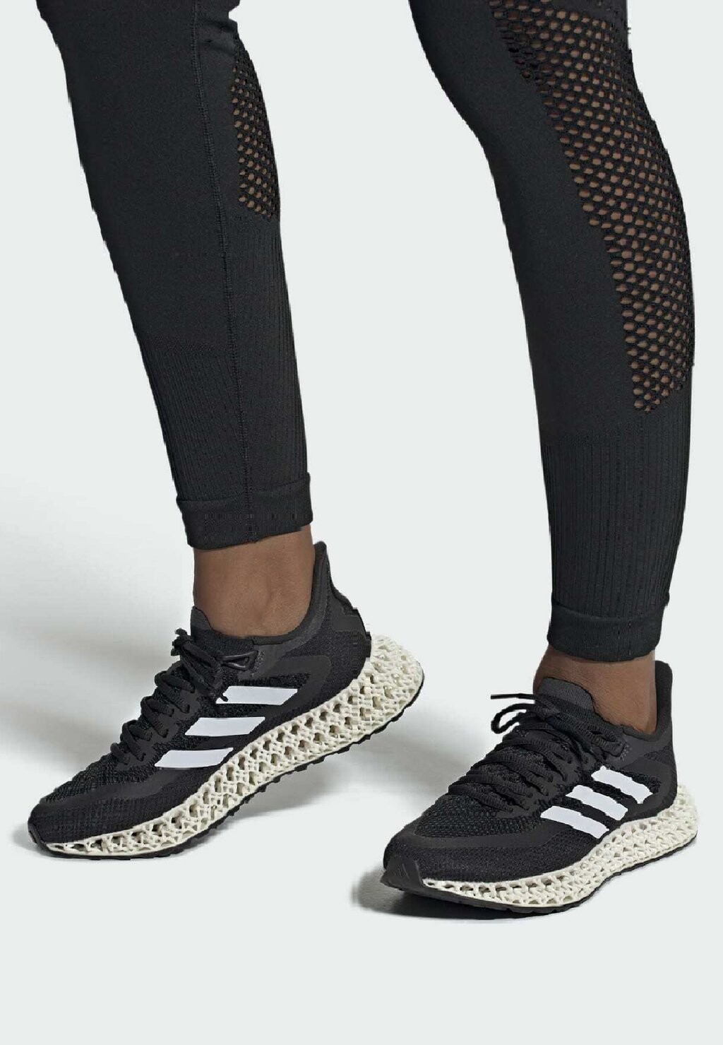

Кроссовки Adidas