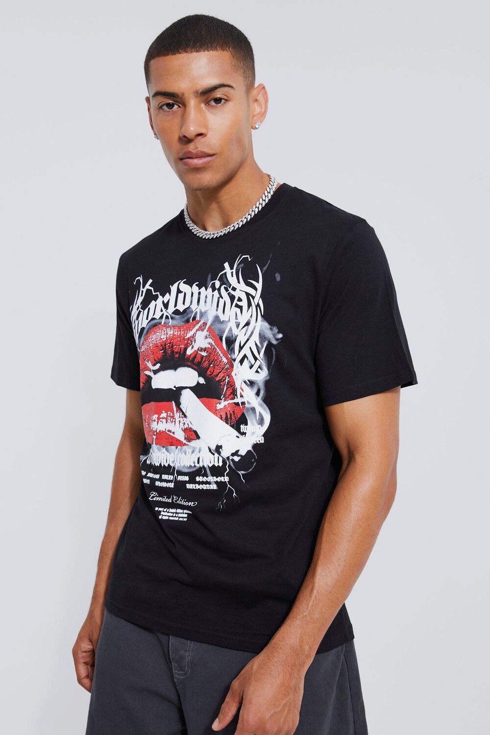 

Футболка с графикой worldwide lips Boohoo, черный