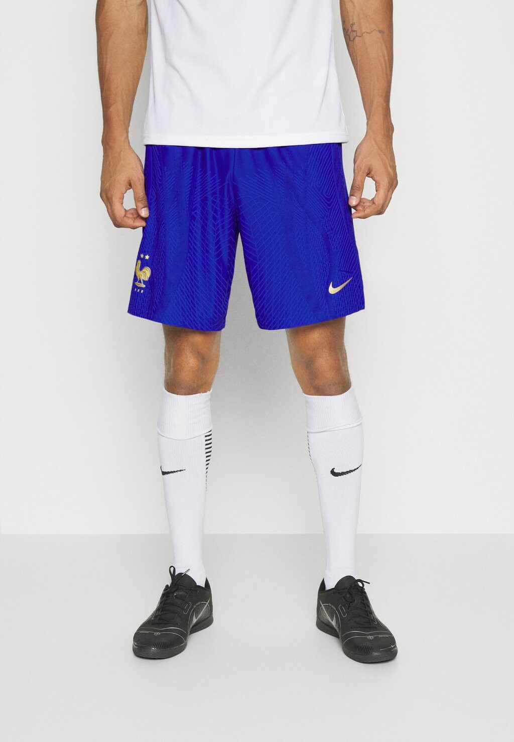 

Спортивные шорты Nike