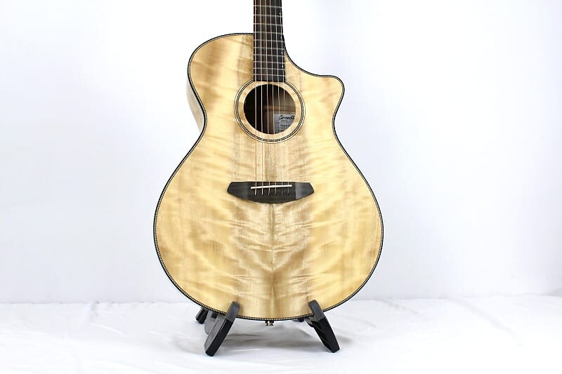 

Акустическая гитара Breedlove Oregon Concerto CE, Myrtlewood/Myrtlewood