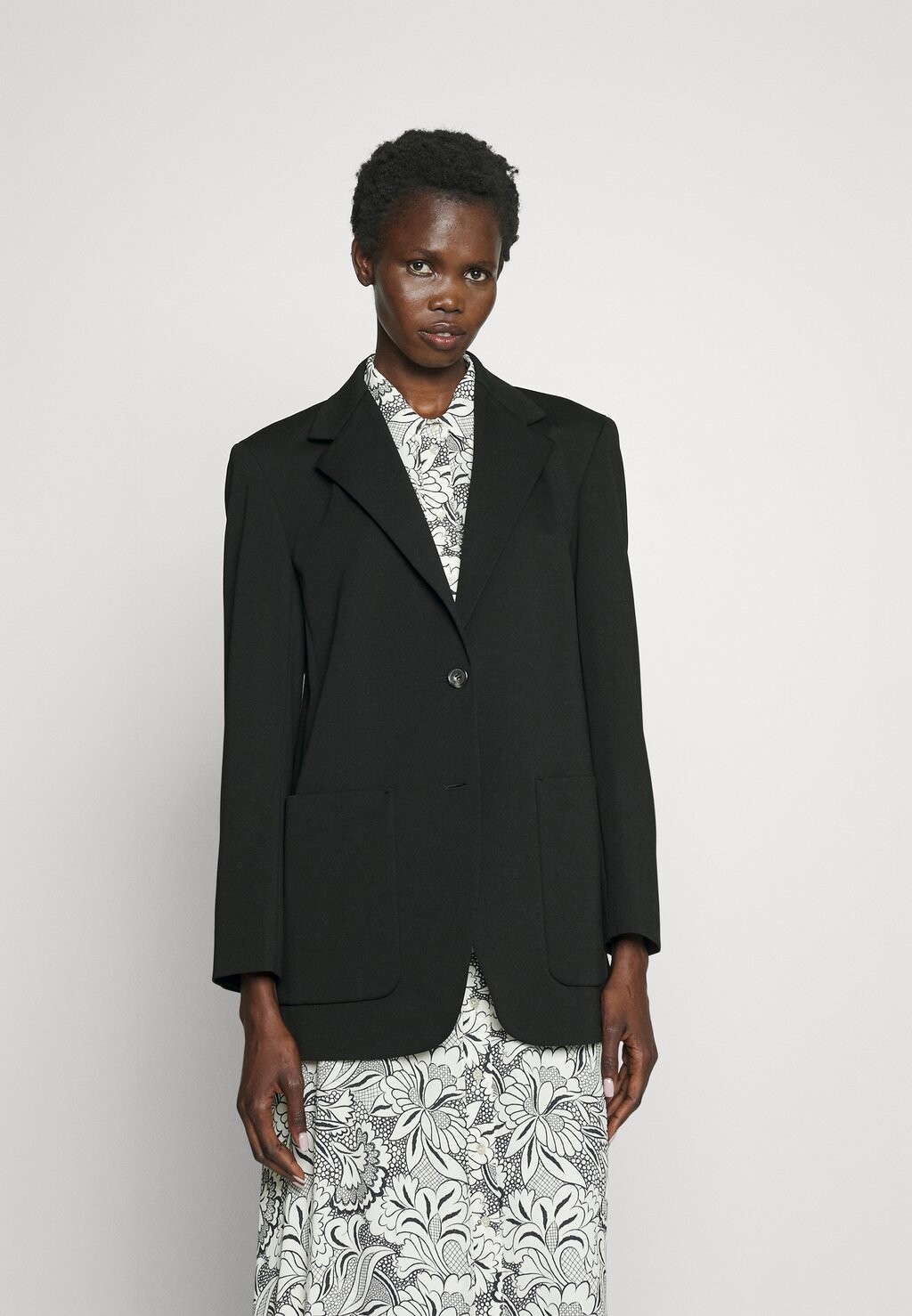 

Короткое пальто WEEKEND MaxMara, черный