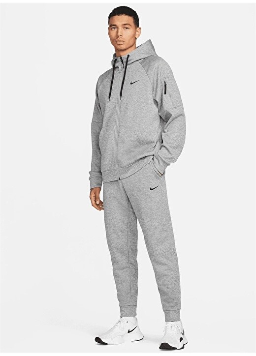 

Стандартные мужские спортивные штаны Nike