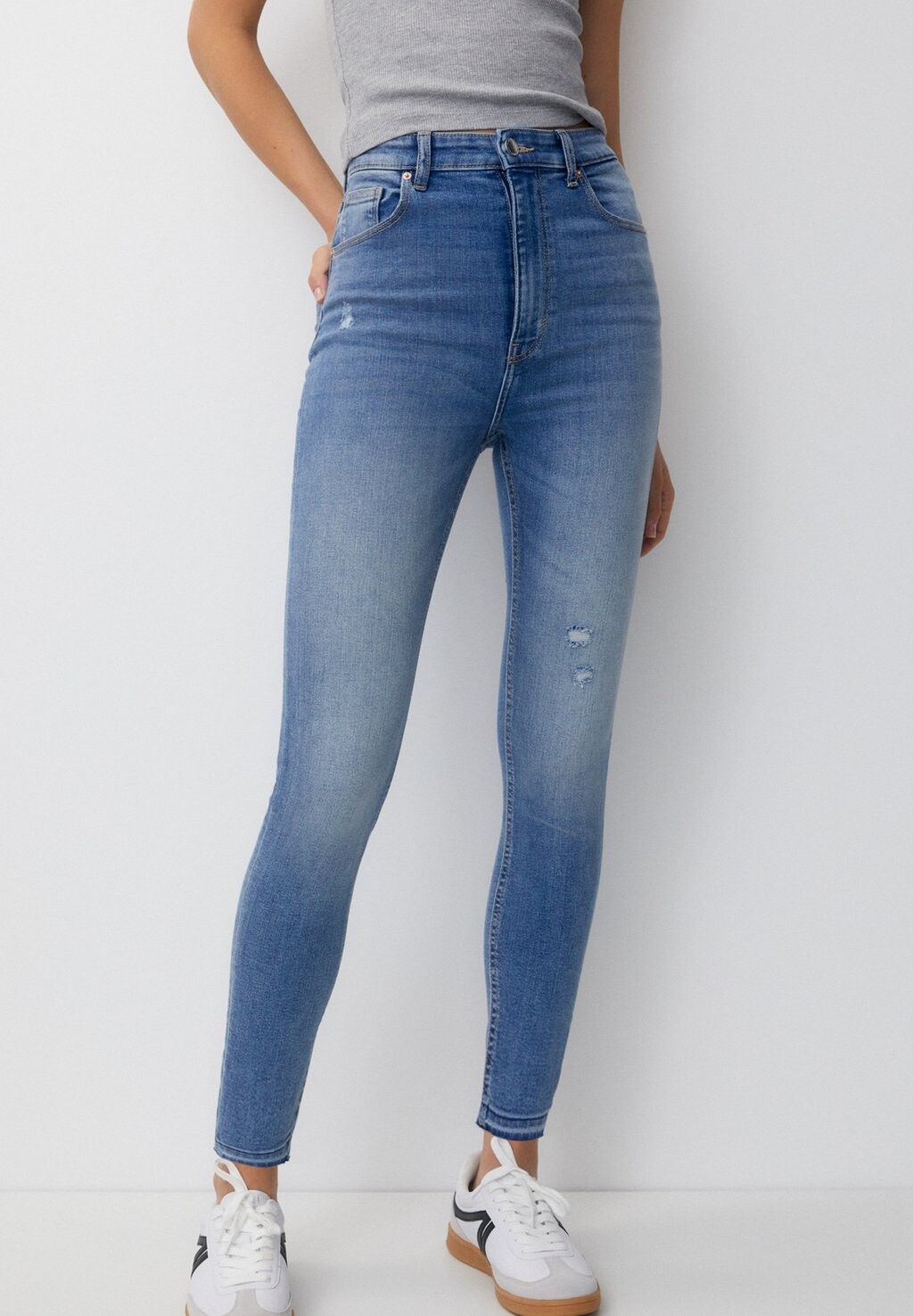 

Джинсы Skinny Fit Super High Waisted PULL&BEAR, синий