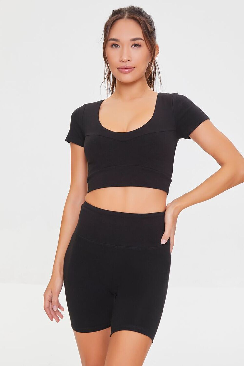 

Байкерские шорты Active из смесового хлопка Forever 21, черный