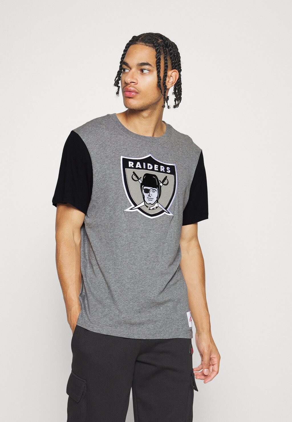 

Спортивная футболка Mitchell & Ness
