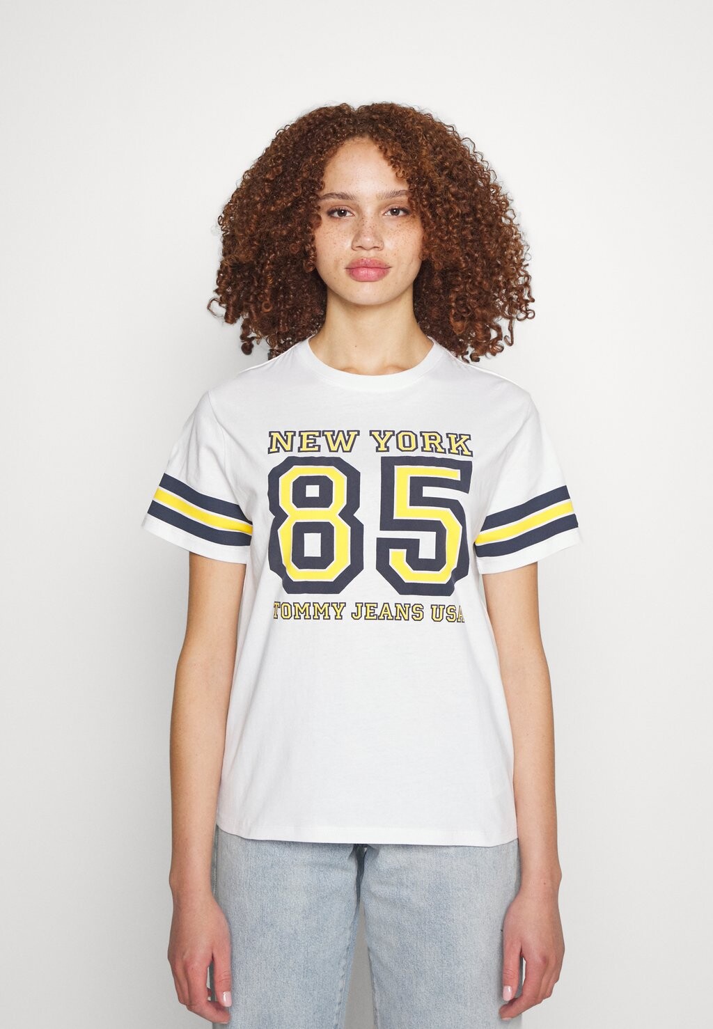 

Футболка с принтом Tommy Jeans, белый