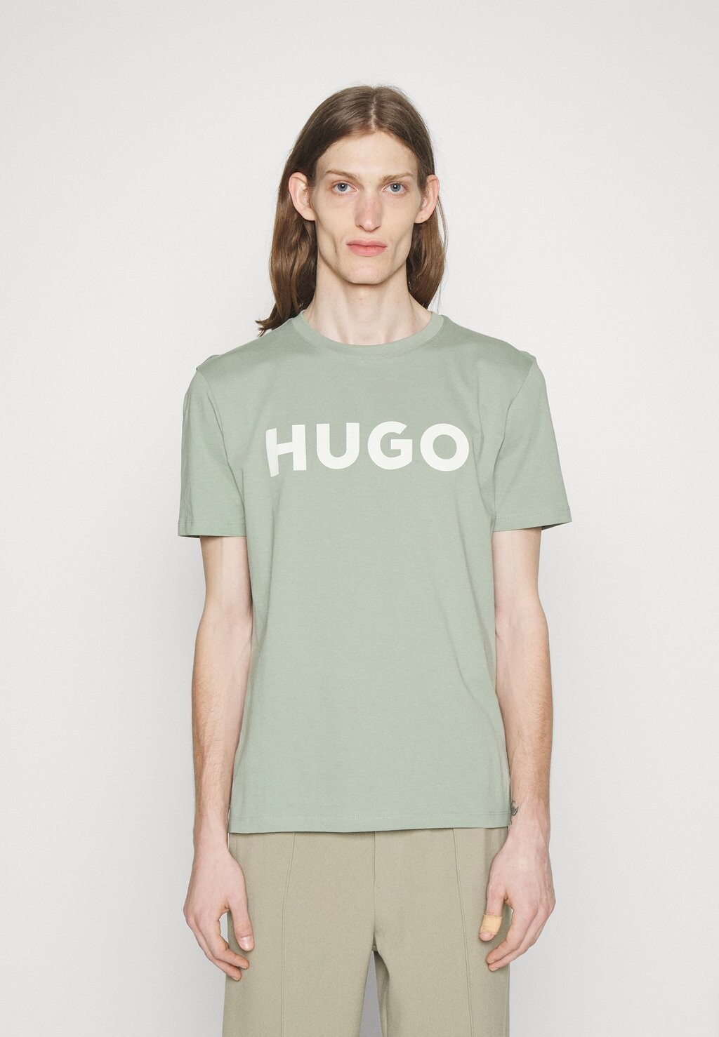 

Футболка с принтом HUGO, светло-зеленый