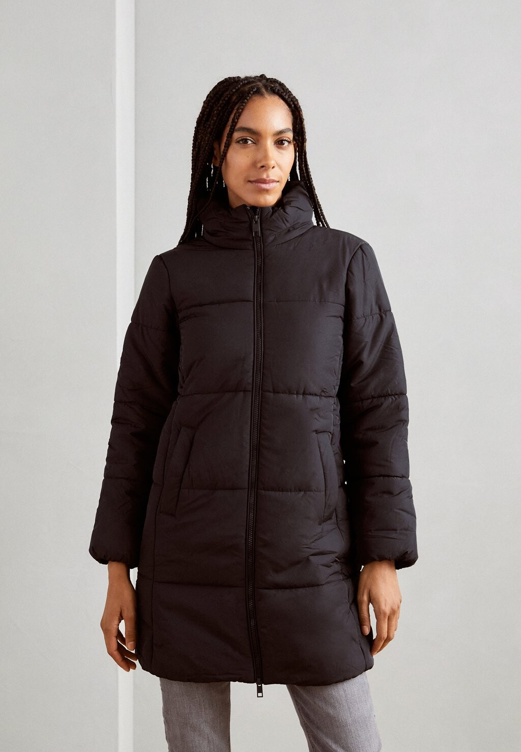 

Зимнее пальто Marks & Spencer, черный