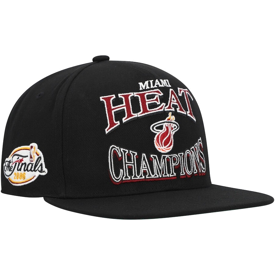 

Бейсболка Mitchell & Ness Miami Heat, черный