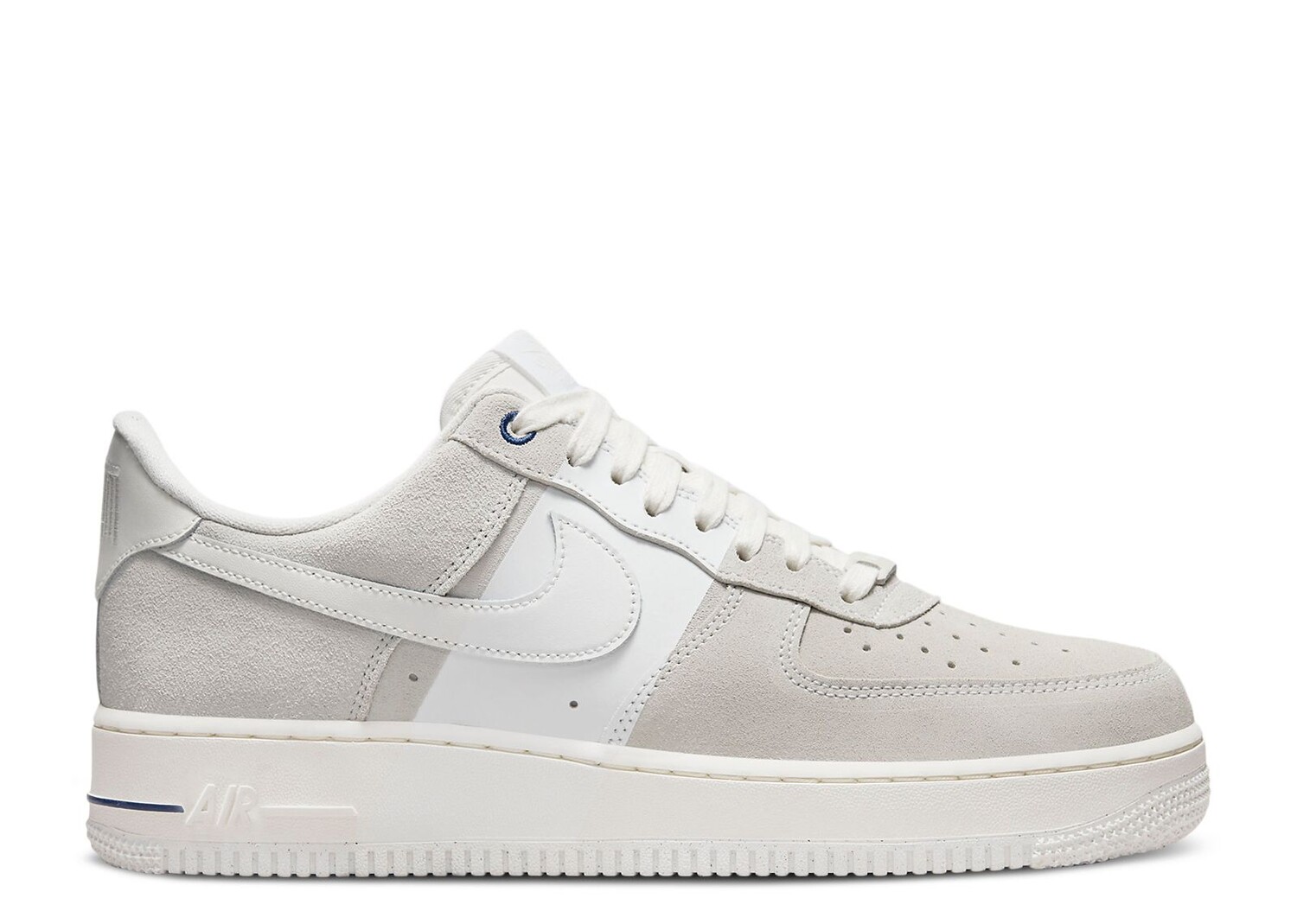 

Кроссовки Nike Air Force 1 '07 Premium 'Nai-Ke - The One Line', белый
