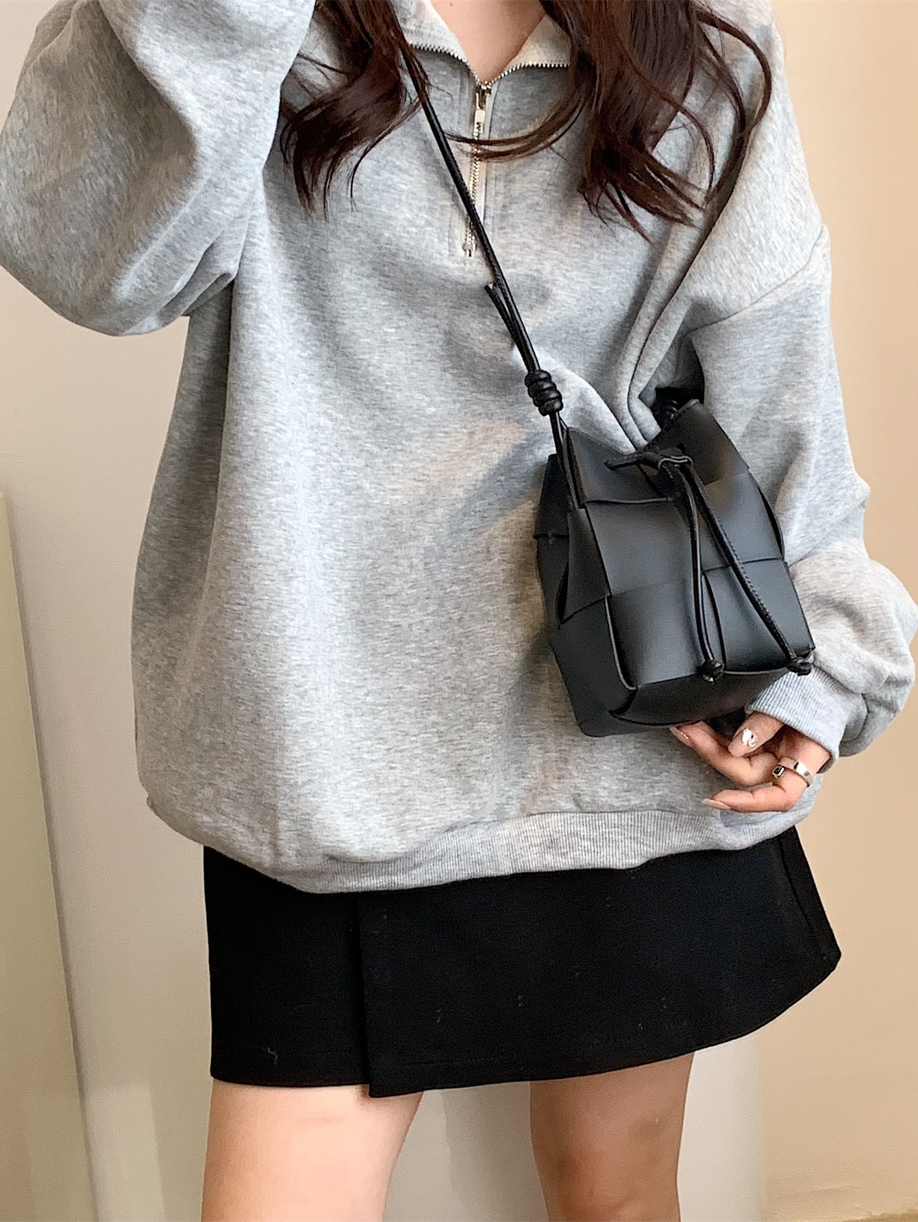 Мини-Повседневная сумка через плечо с тканой текстурой и шнурком, черный женская сумка мешок из искусственной кожи
