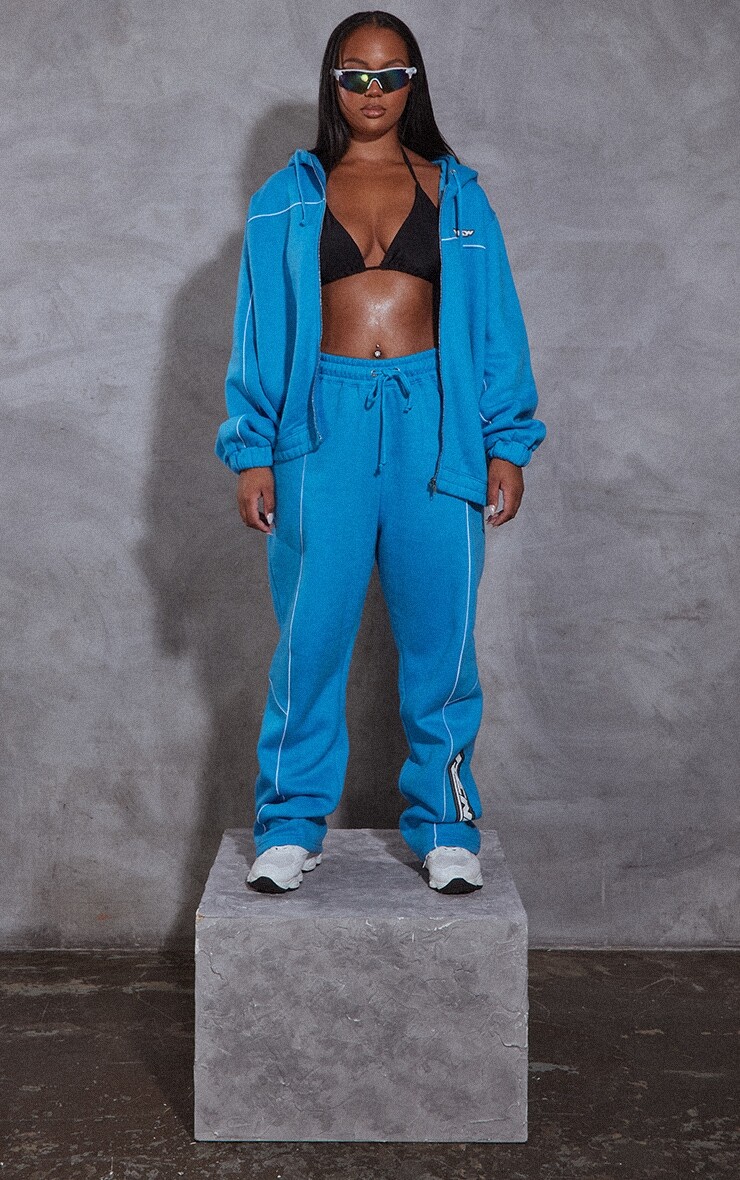 

PrettyLittleThing RENEW Plus Синие джоггеры со швами