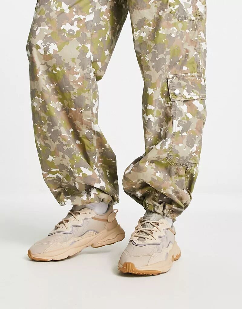 

Бежевые кроссовки adidas Originals Ozweego