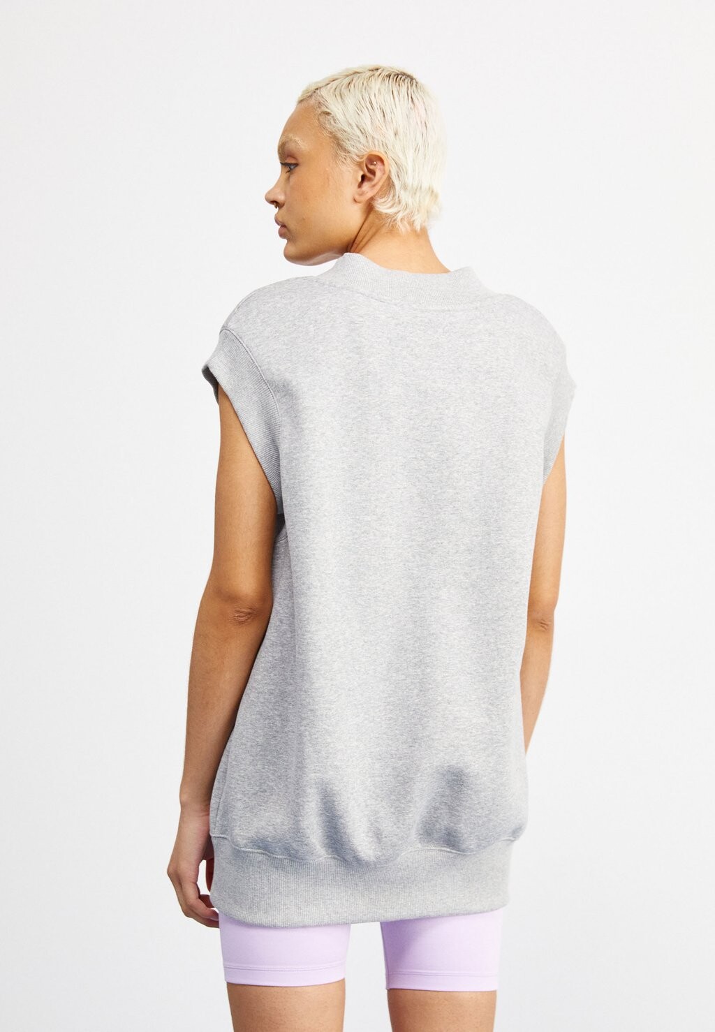 

Базовая футболка V Neck Nike, серый