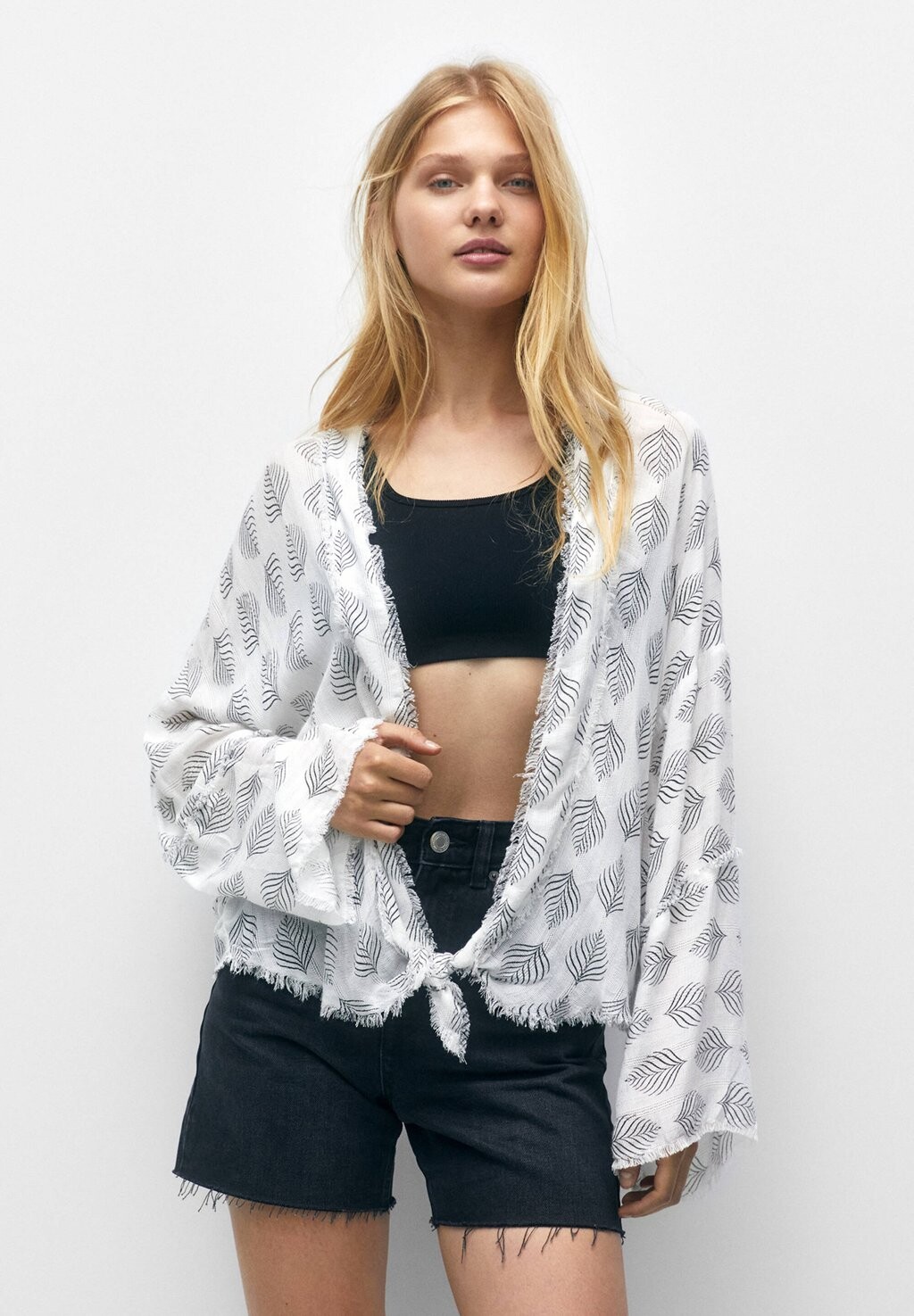 

Блузка PULL&BEAR, белый