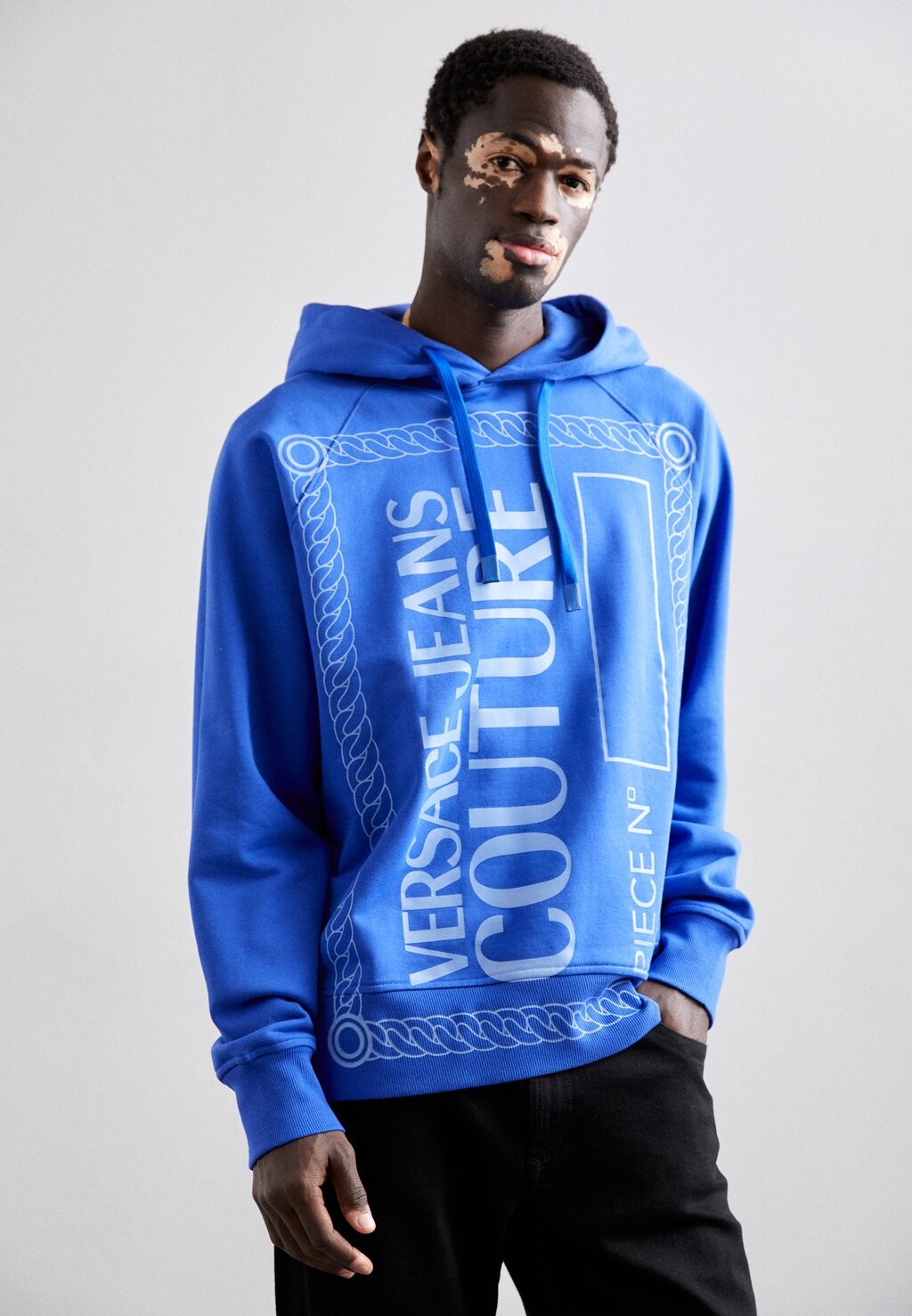 

Толстовка PIECE OVER Versace Jeans Couture, синий