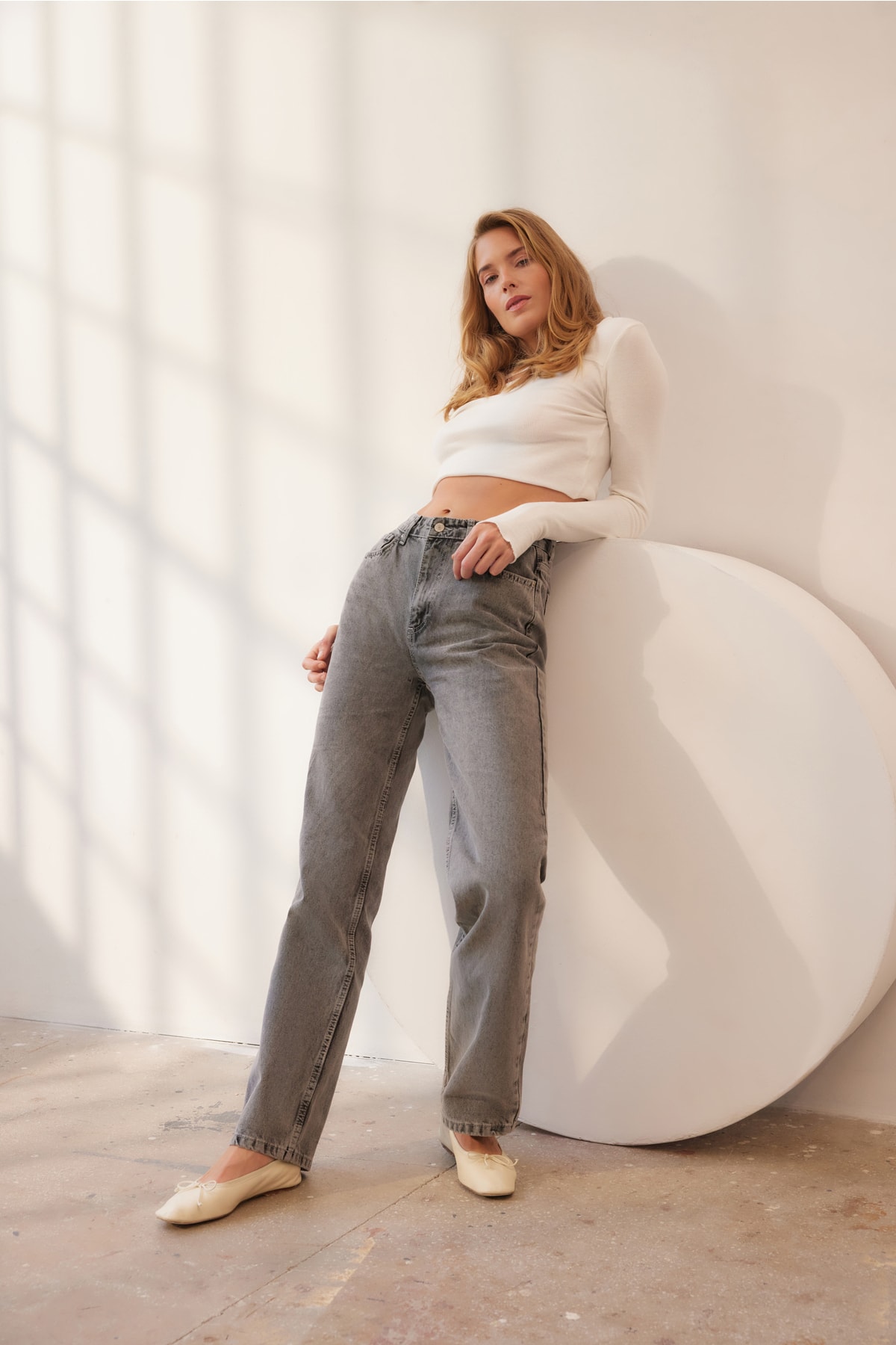 Джинсы - Серые - Широкие штанины Trendyol, серый джинсы серые широкие штанины tom tailor denim серый