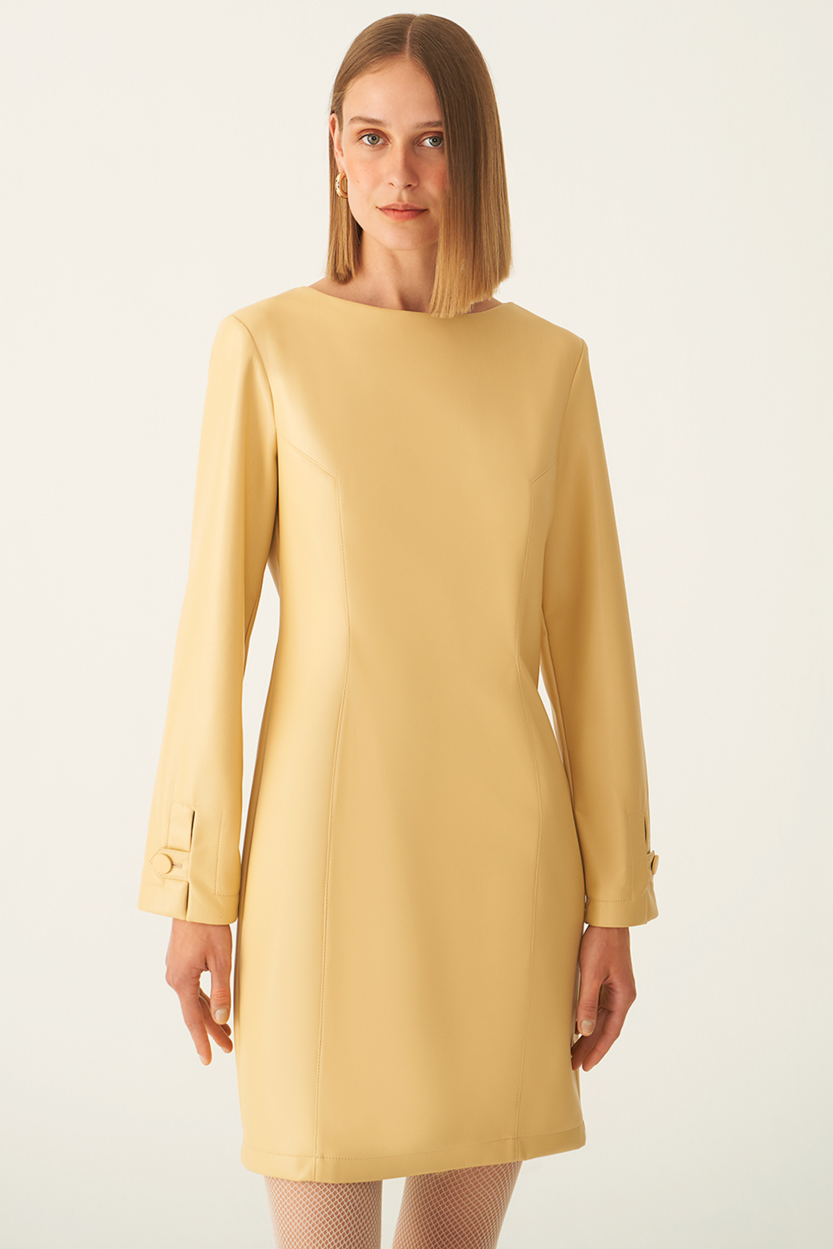 Платье Arleths стандартного кроя с вырезом лодочкой выше колена медового цвета Perspective, желтый