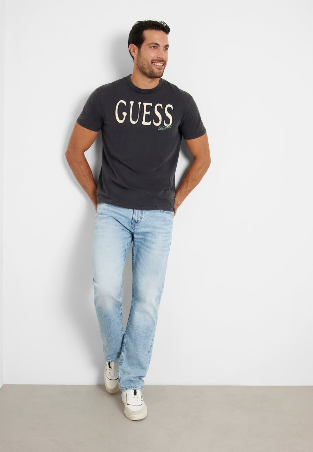 

Футболки с принтом FRONTLOGO Guess, черный