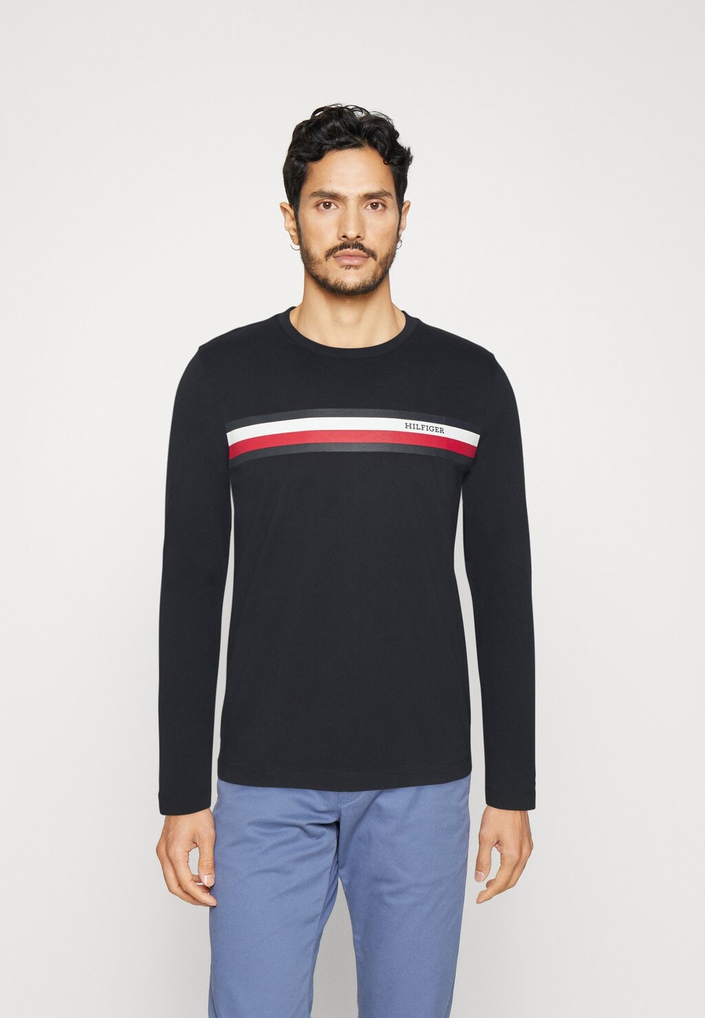 

Футболка с длинными рукавами MONOTYPE CHEST STRIPE TEE Tommy Hilfiger, небо пустыни