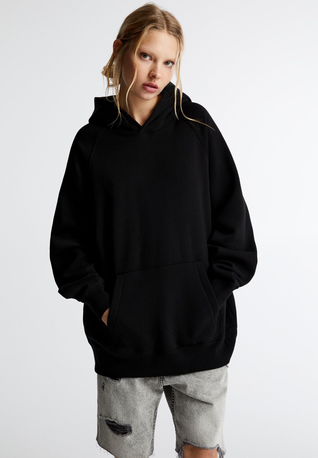 Толстовка Basic Oversize PULL&BEAR, черный