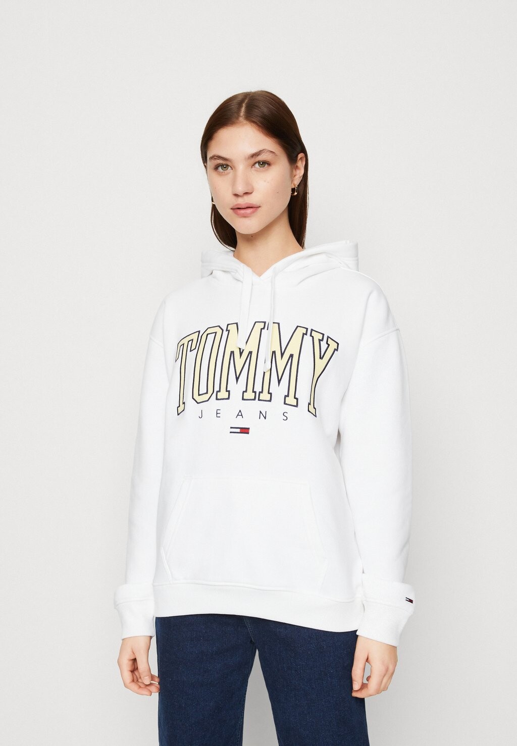 

Толстовка Tommy Jeans Pop Collegiate Hoodie, белый / июньский ирис