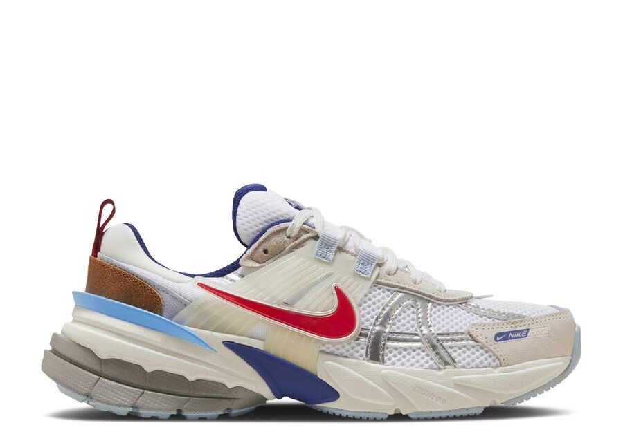 

Кроссовки Nike Wmns V2K Run, цвет Metallic Silver Red Blue