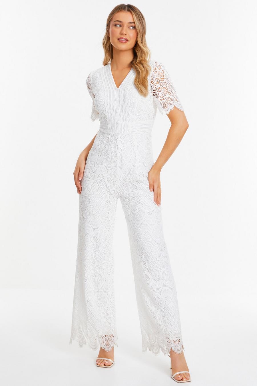 

Белый комбинезон из кружева крючком QUIZ Clothing