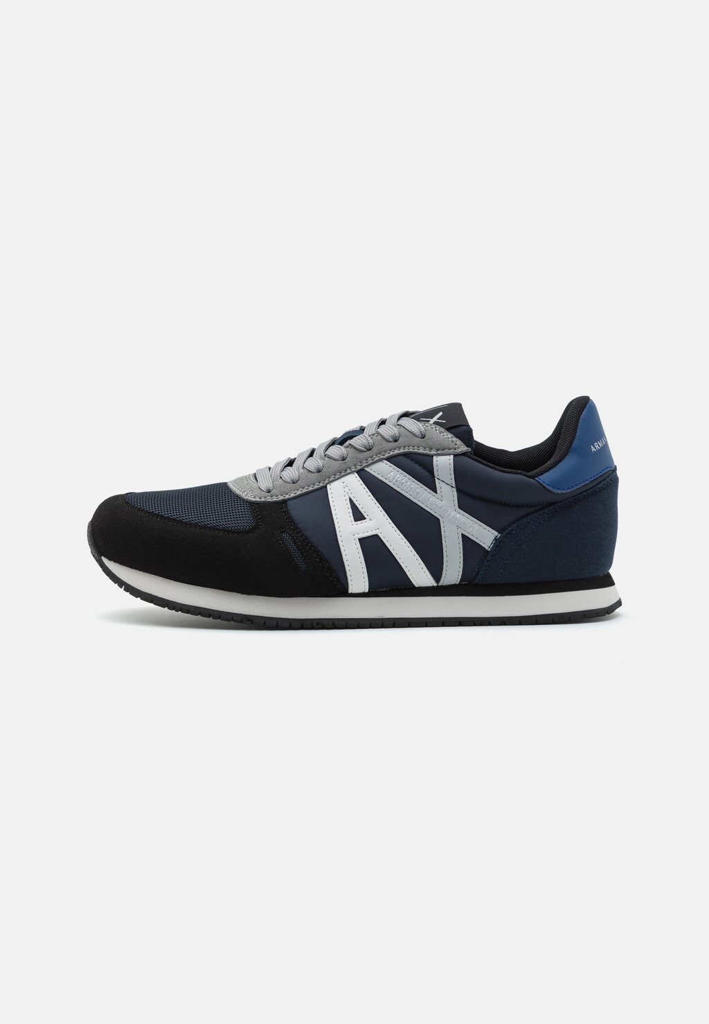 

Низкие кеды Armani Exchange, черный/синий/серый