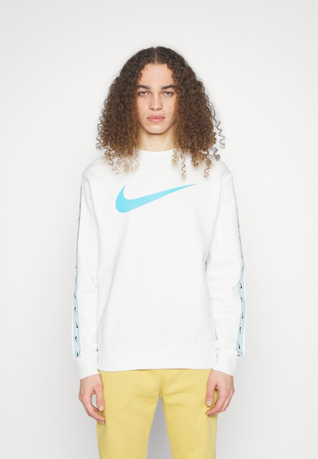 

Толстовка Nike