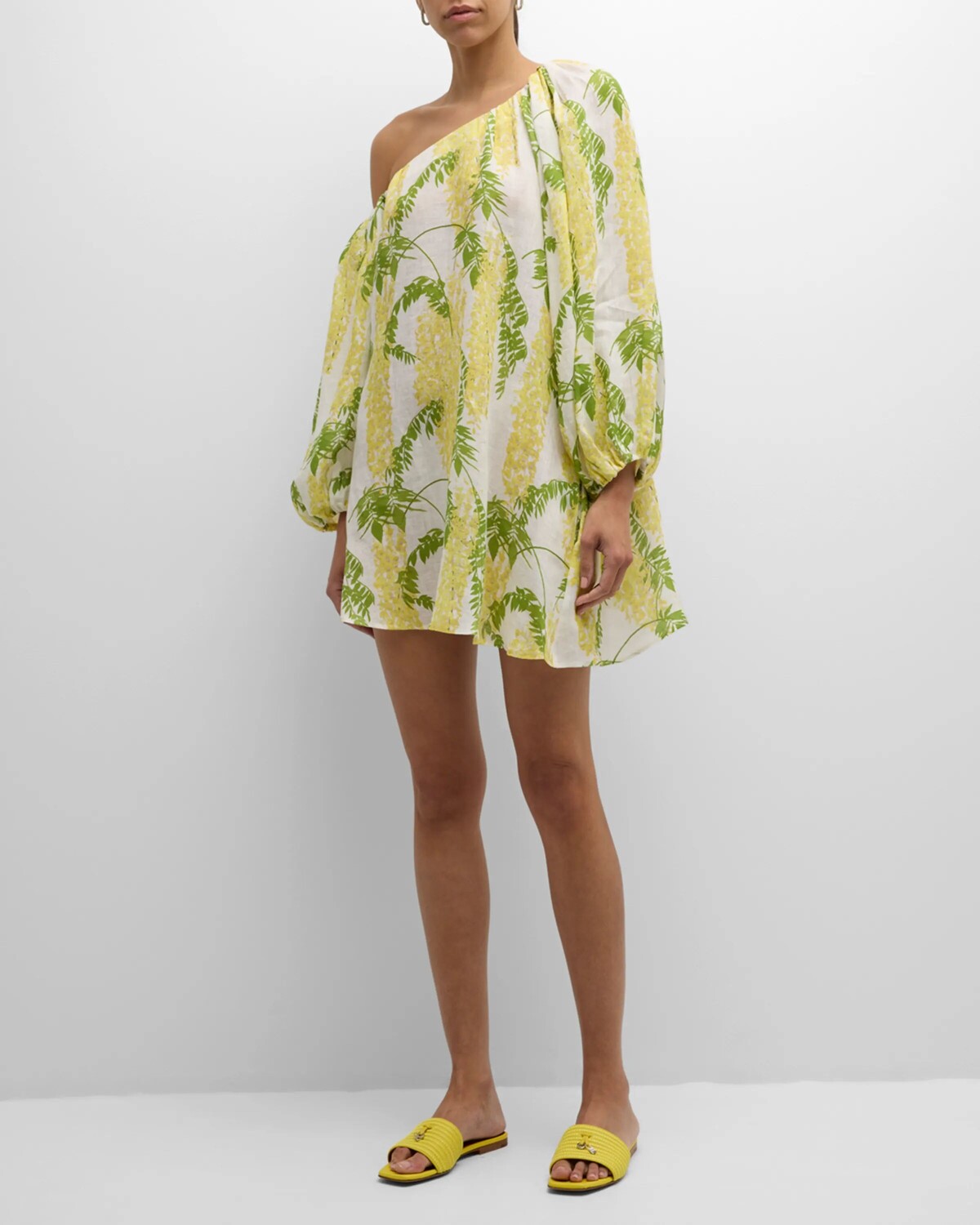 

Короткое льняное платье Raquel BERNADETTE, цвет Wisteria Small Yellow On White