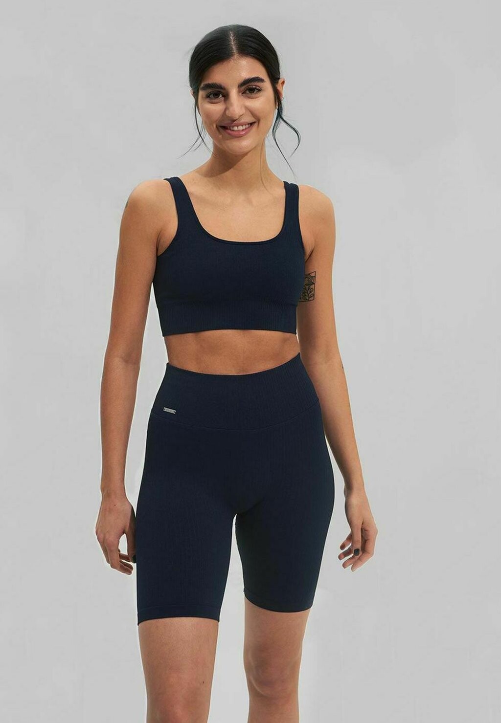 

Леггинсы RIBBED HIGH SEAMLESS BIKER SHORT aim’n, цвет navy