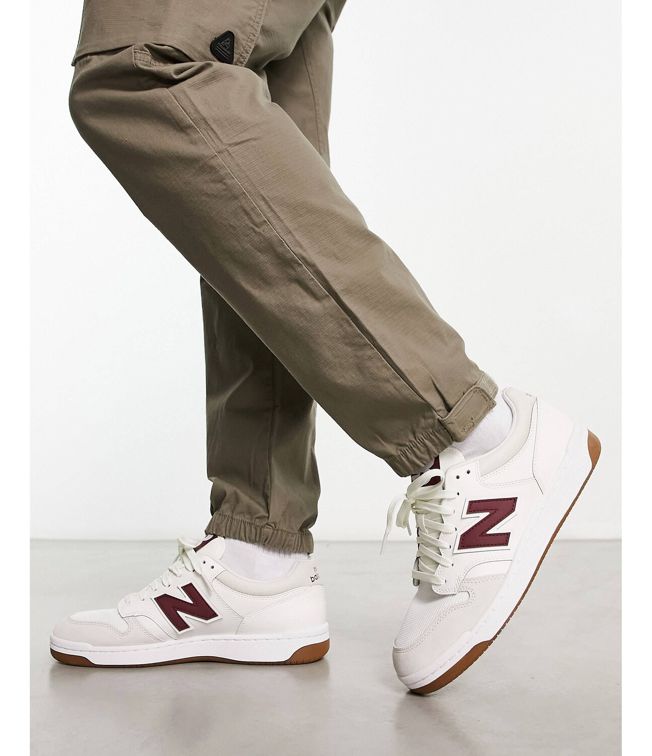 

Бело-бордовые кроссовки New Balance 480
