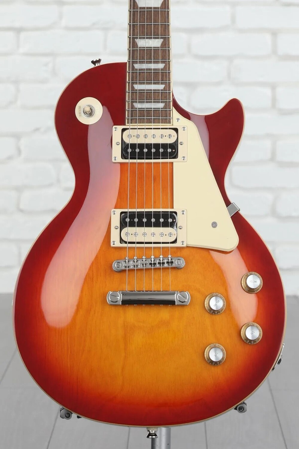 

Классическая электрогитара Epiphone Les Paul — Heritage Cherry Sunburst