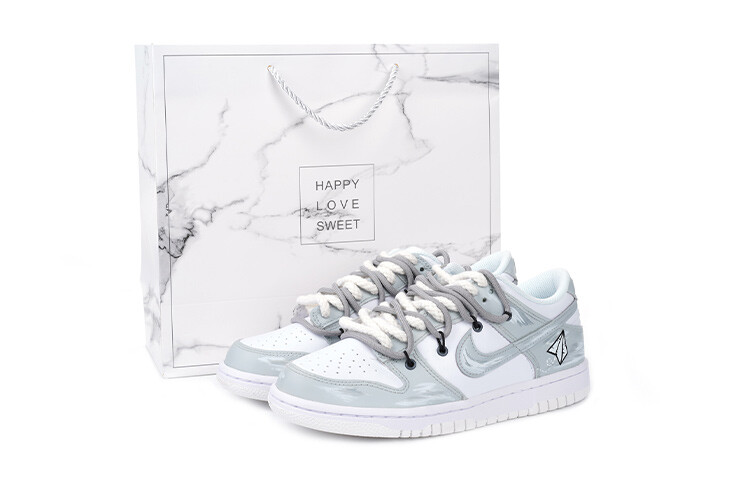 

Кроссовки Nike Dunk Low, белый/серый