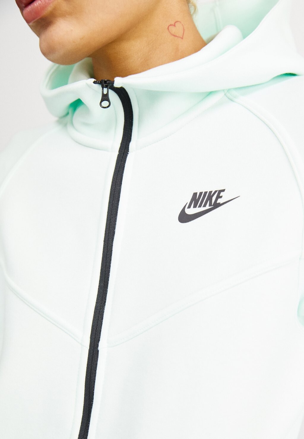 

Толстовка на молнии Nike, едва зеленая черная