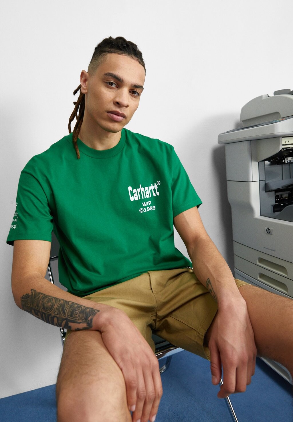 

Футболка с принтом Carhartt WIP, зеленый