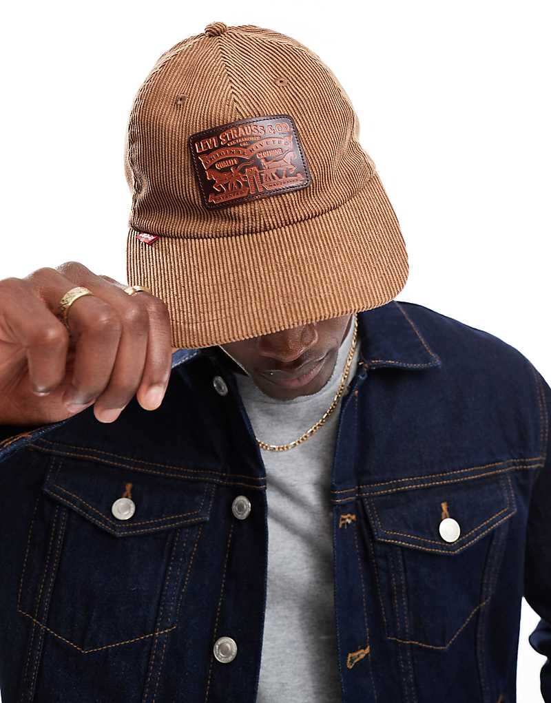 

Кепка Levi's Heritage с логотипом на коричневом шнурке