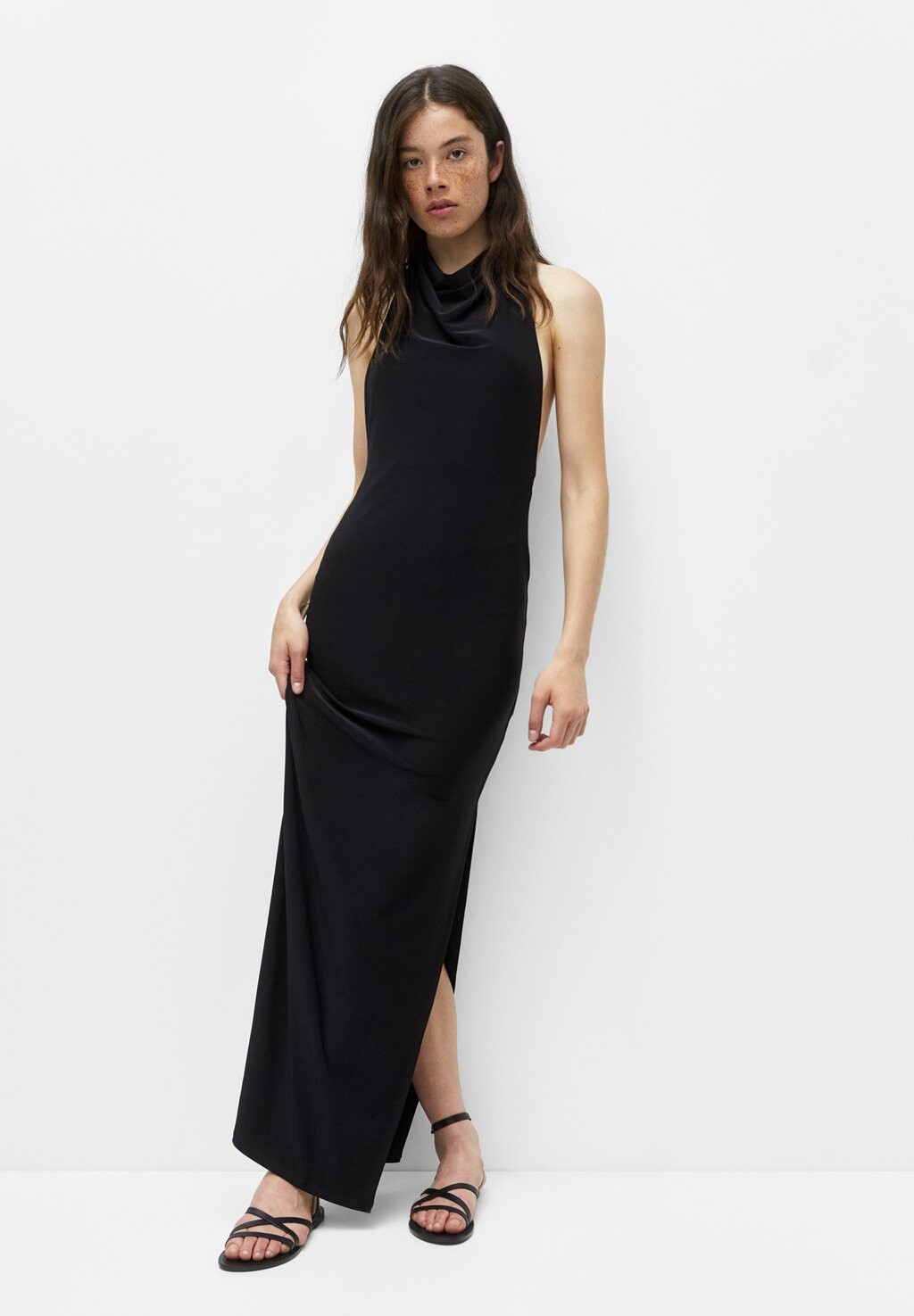 

Длинное платье PULL&BEAR, черный