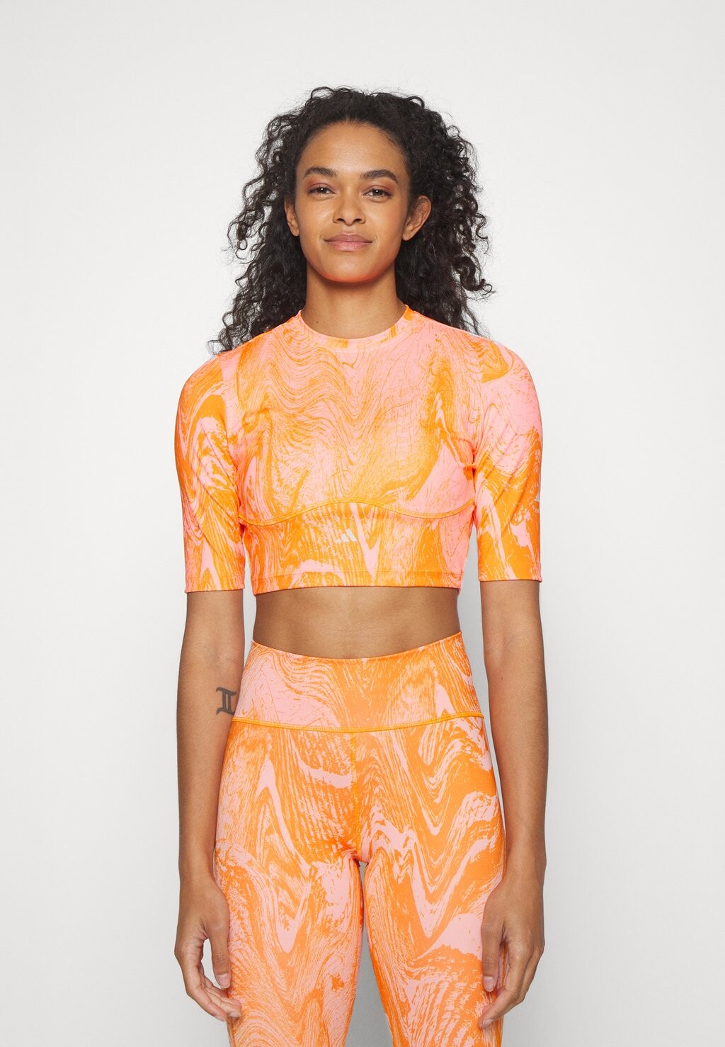 

Спортивная футболка adidas by Stella McCartney, ярко-красный